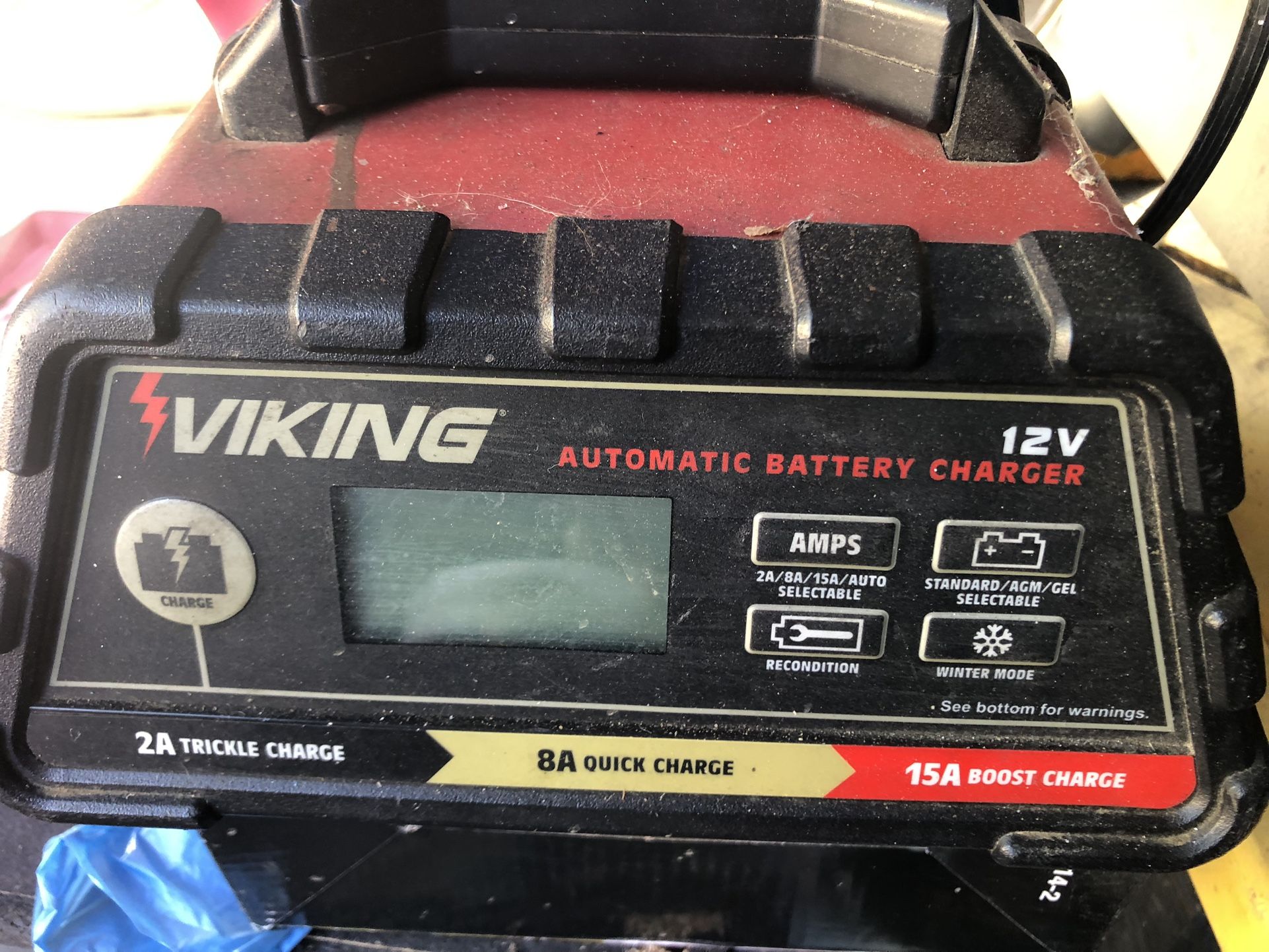 VIKING SMART DIGITAL BATTERY CHARGER