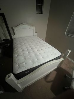 Full Sealy Posturepedic Bed Set (Frame Included)