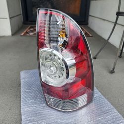 2nd Gen Toyota Tacoma Tail Light Right Side R