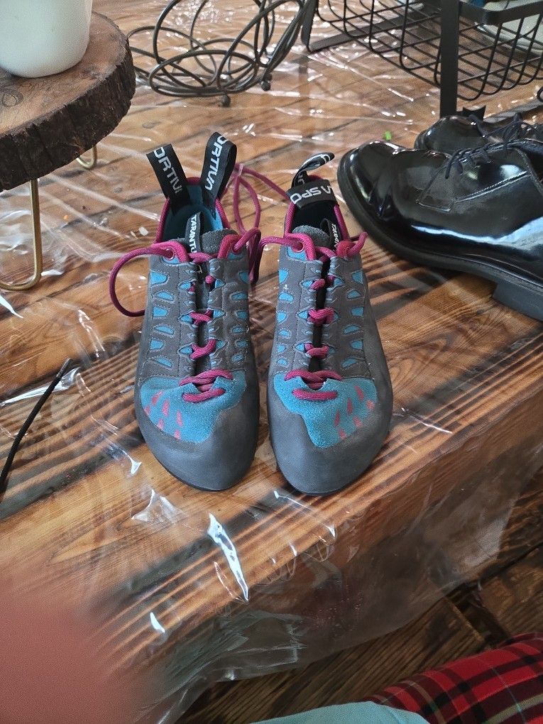 La Sportiva Tarantulace Women's climbing shoes,