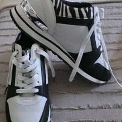 Michael Kors  Woman Sneakers Size 9 M
