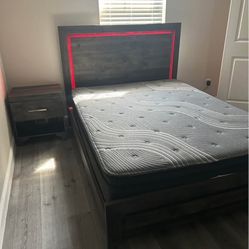 Beautiful Queen Size Bedroom set 