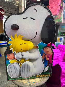 Snoopy figure piñata