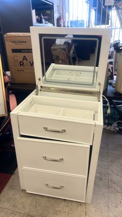 Tresanti White Vanity Desk with Mirror