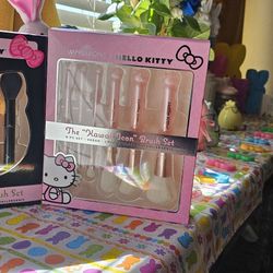 Hello Kitty Impressions Makeup Brushes Set