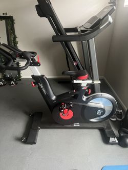 Life Fitness Exercise Bike