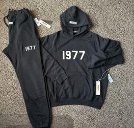 1977 Essentials Set