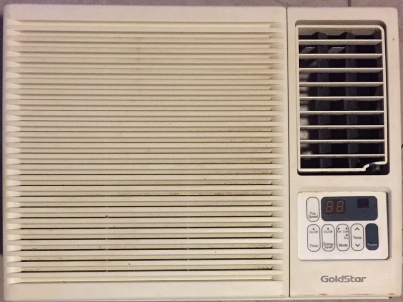 Window Air Conditioner (AC Unit) LG Goldstar. for Sale in Fleming, OH