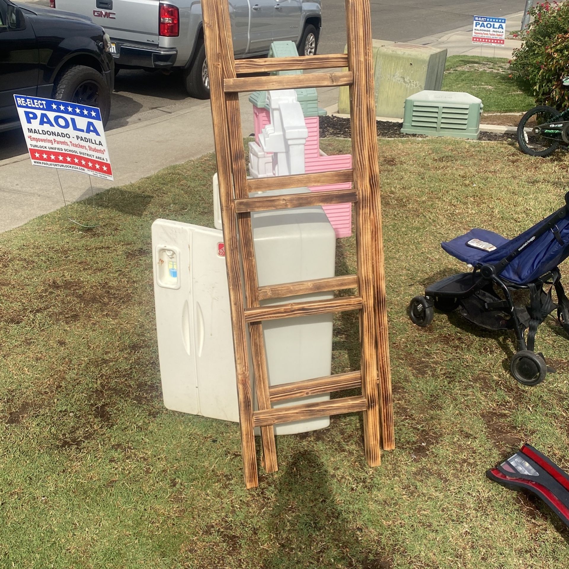 Decorating Ladders