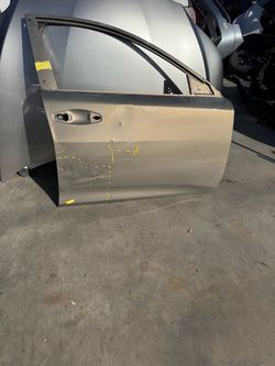 Rh front door Nissan Sentra 2026-2027