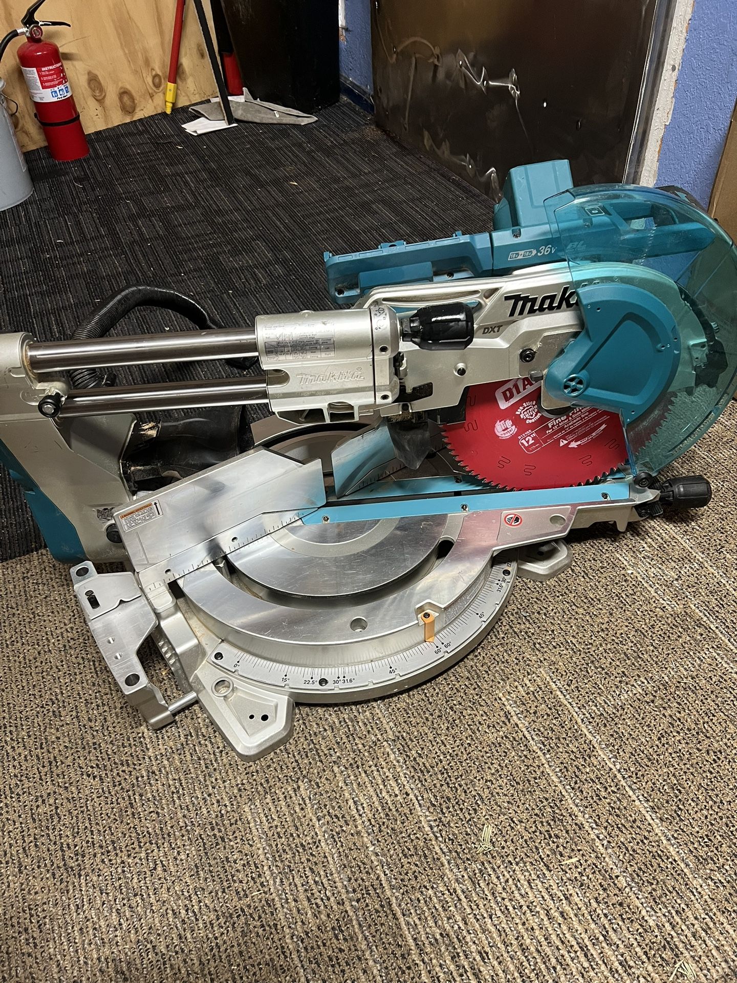 Makita 36v Dual Bevel Sliding Miter Saw 197109