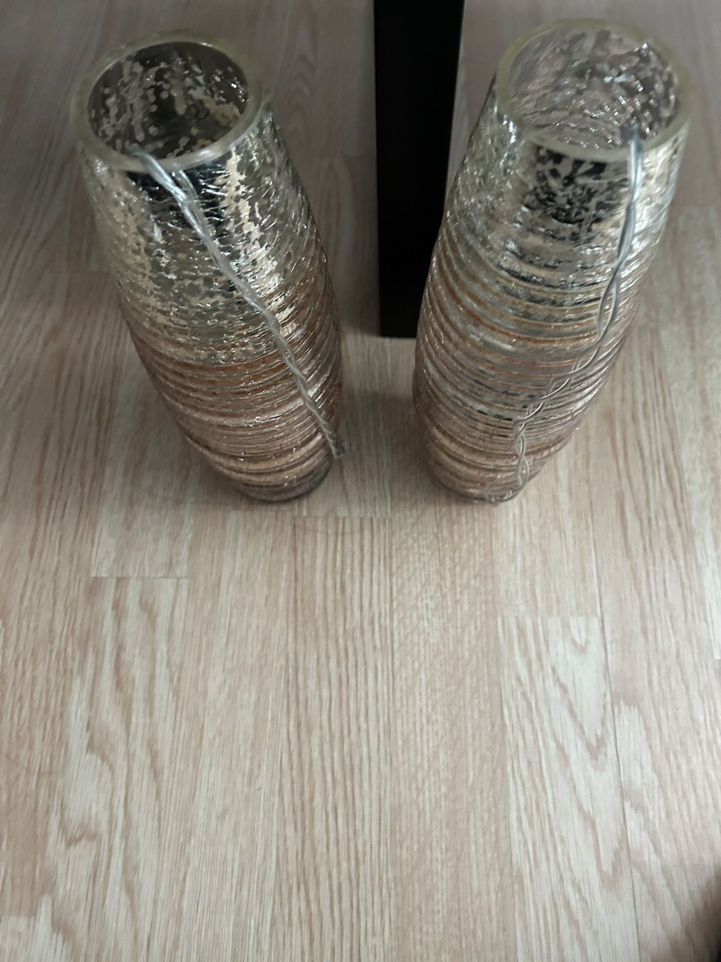 2 Small Decorative Lanps