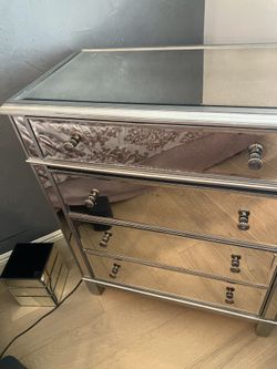 Bedroom mirrored dresser and nightstand