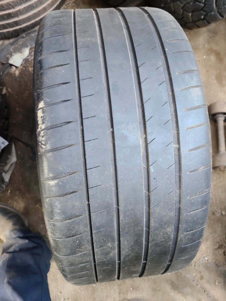 1. 275/35/20. Michelin Pilot Sport 35%