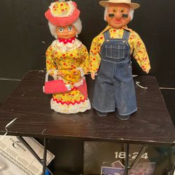 “Goin’ to Town” Sewing Doll w/Pa