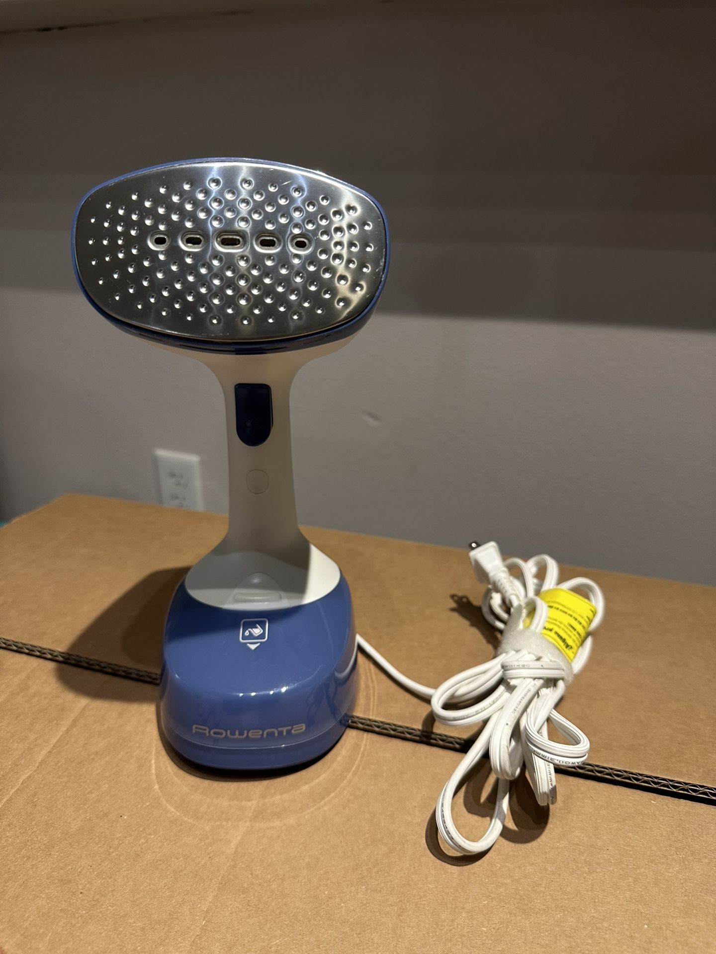 Hand Held Clothes Steamer