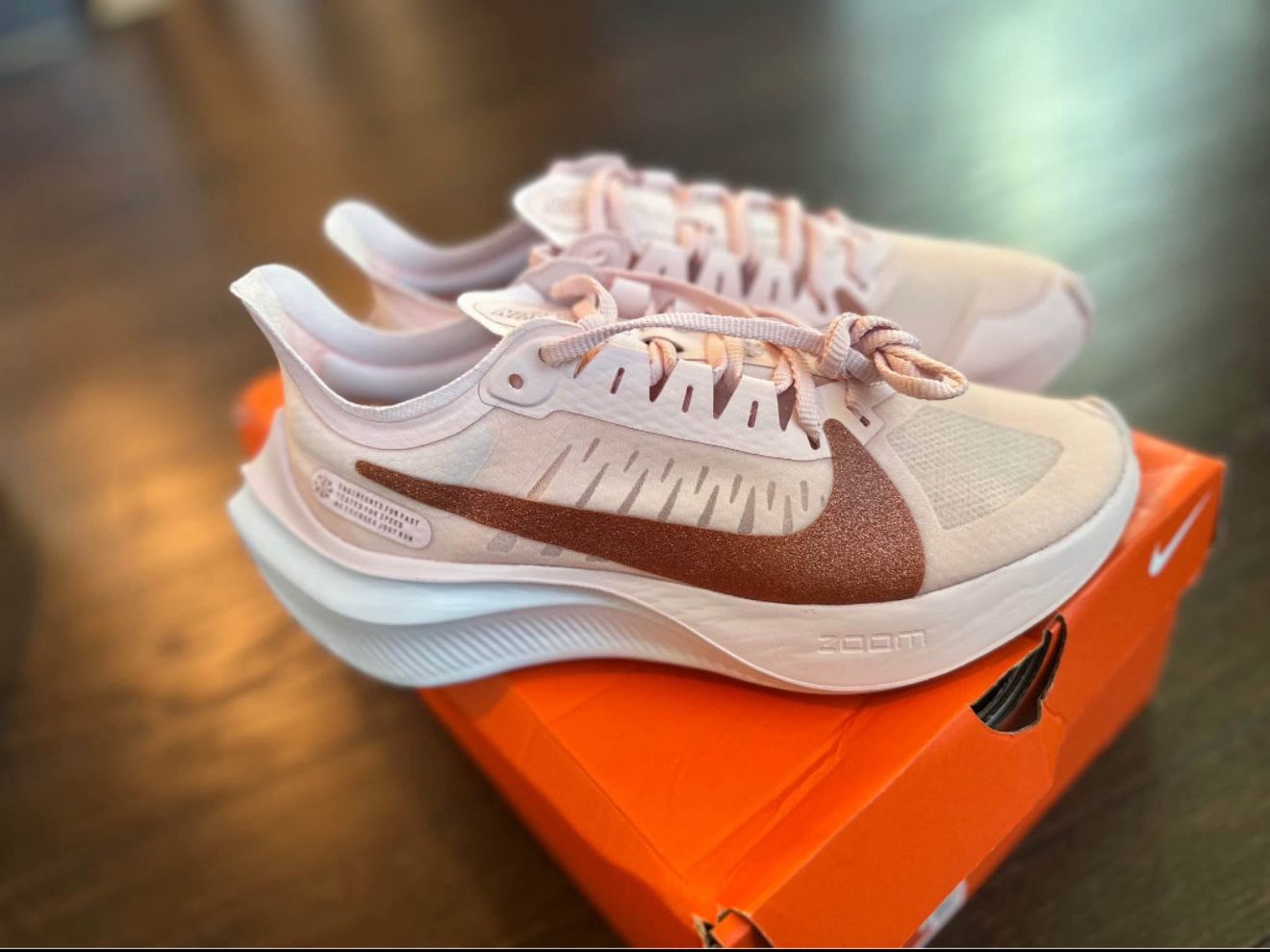 Nice women's Nike Zoom Gravity Shoes Size: (9/5) Only $50