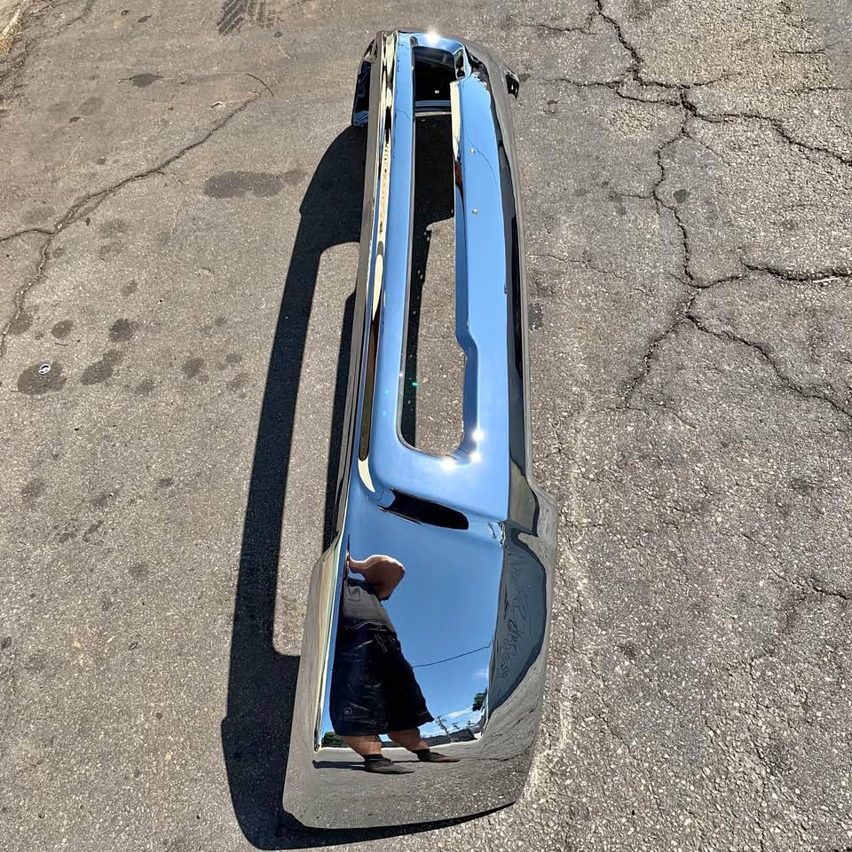 Dodge Ram 2500 / 3500 / 4500 / 5500 Front Bumper OEM 2010 2011 2012 2013 2014 2015 2016 2017 2018