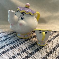 Mrs. Potts Teapot & Three Teacups