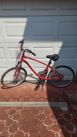 ​Schwinn 26" Mountain Bike - 7 Speed (Needs minor TLC)