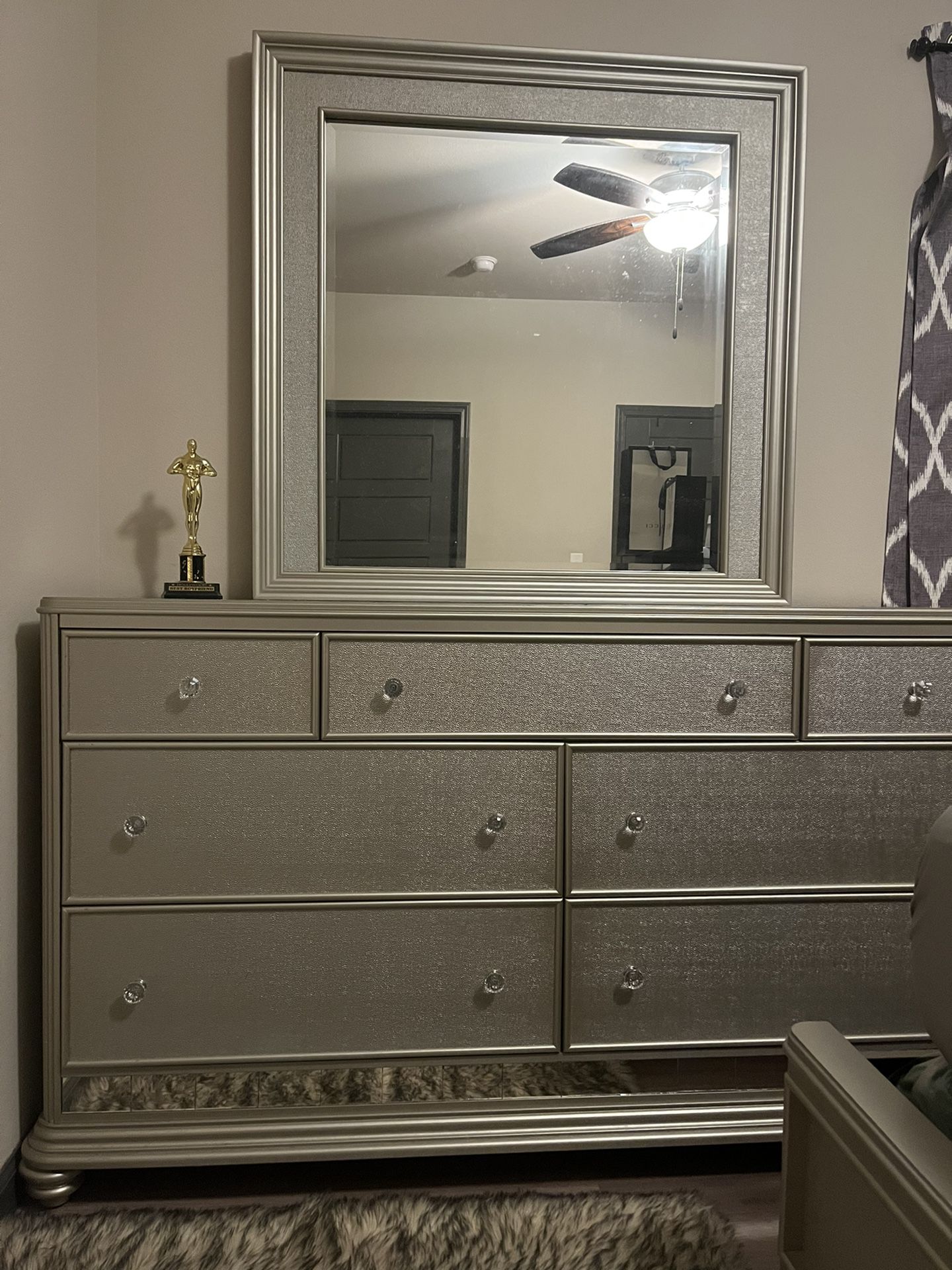 Luxury Bedroom Dresser 7 Drawers with Big Mirror 