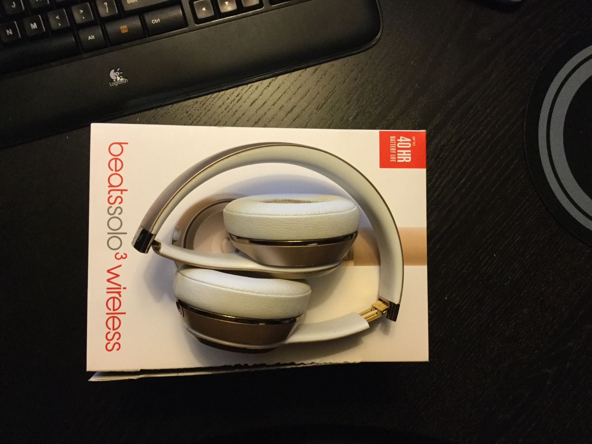 Beats Solo 3 Wireless GOLD Bluetooth headphones