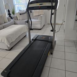 ProForm CrossWalk 375E Treadmill – Works Perfect”