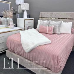 Luxury 4 Piece Queen Bedroom Set 