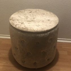 Ottoman In Excellent Condition 