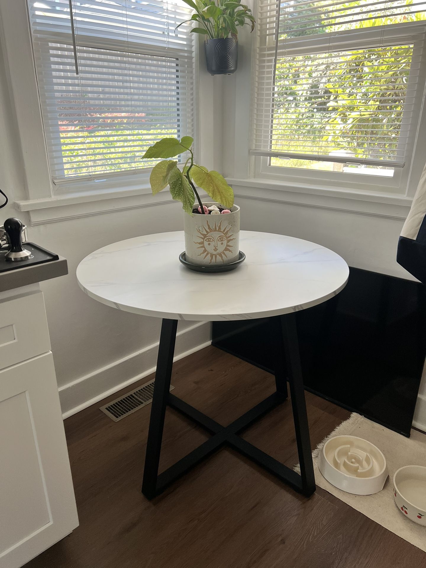 Round Dining Table