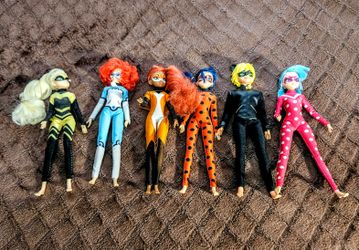 These Are A 5- Lot Of Miraculous Tales Of Lady Bug & Cat Noir Fashion Dolls • Features Articulation • They Are 11"-Tall • They Are A Mixed Characters 