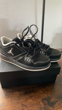Black Jordan 1 flight low