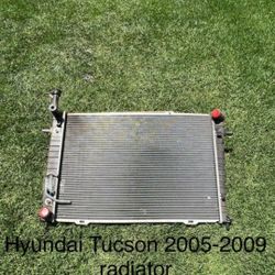 Hyundai Tucson 2005-2009 Radiator 