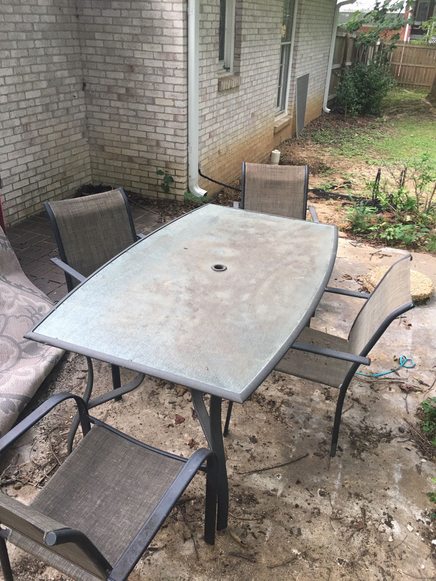 Out Door Table And Chairs 