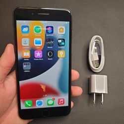 iPhone 7 Plus - UNLOCKED - Like New 