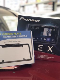 Apple CarPlay system with backup camera