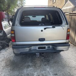 Tahoe Chevrolet Suburban Parts 