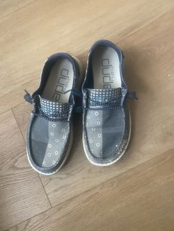 Hey dude women’s shoes size 5