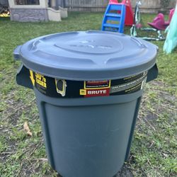 RUBBERMAID BRUTE GARBAGE CAN 20 GALLON