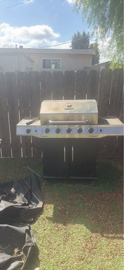 Char-Broil Performance Series 5-burner propane grill