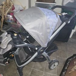 Chico Bravo Stroller With Rain Cover Optional Carseat Base