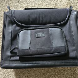 USA GEAR Tablet Bag for 11" iPad Pro, 10.9" iPad Air, 10.2" iPad - Black
