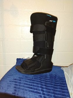 Ossur Size Large Walking Boot