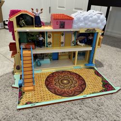 Encanto Casita and Dolls