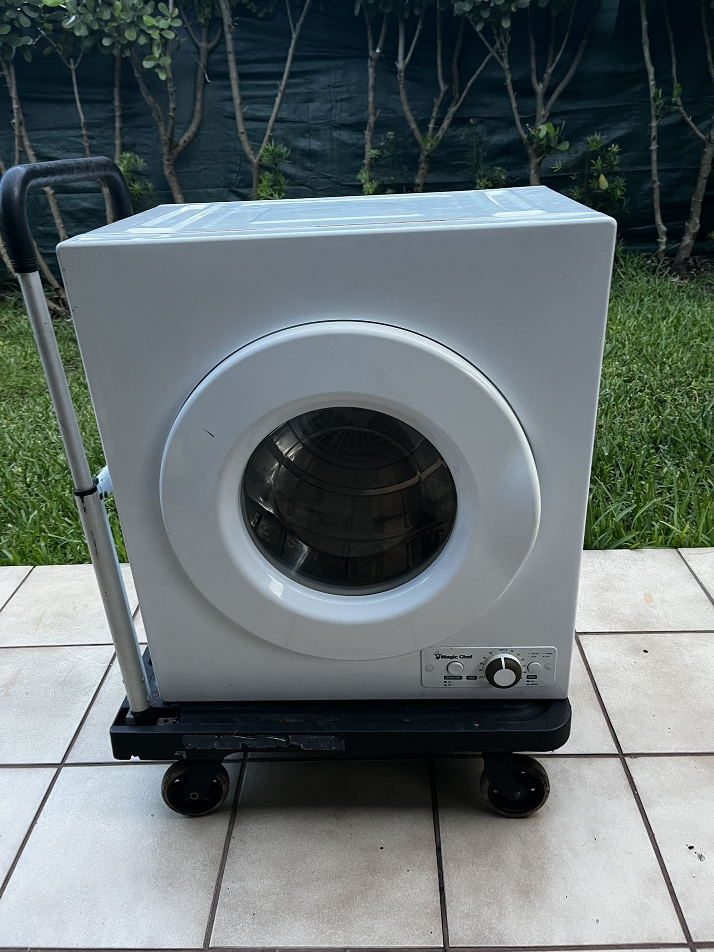 Magic Chef MODEL MCSDRY1S Compact Electric Dryer… 26”Height By 24” Wide By 15” Deep…In Good Working Condition…$225