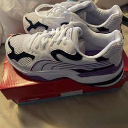 Pumas Size 8.5 men’s 