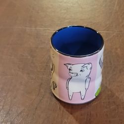 Vintage The Bowl Maker Lucky Pig Cup Mug 3 7/8" tall. Perfect shape, no 
chips or cracks. Display item.
It is 3 7/8"tall, weight 8.5oz plus shipping m