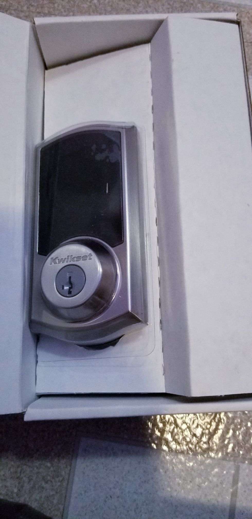 Kwikset 915 touchscreen deadbolt lock! Brand new!