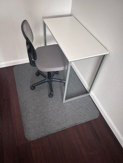 Kid desk and chair