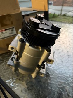 AC Compressor for 2000 Mercury Mountaineer/Ford Explorer with 5.0L V8 Engine